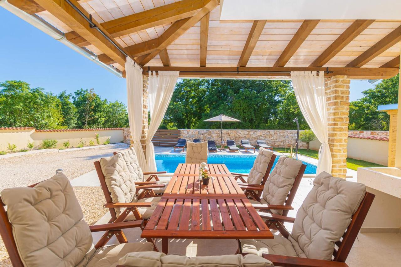 Villa David - Luxurious Secluded Villa With A Heated Pool Butkovići Exterior foto