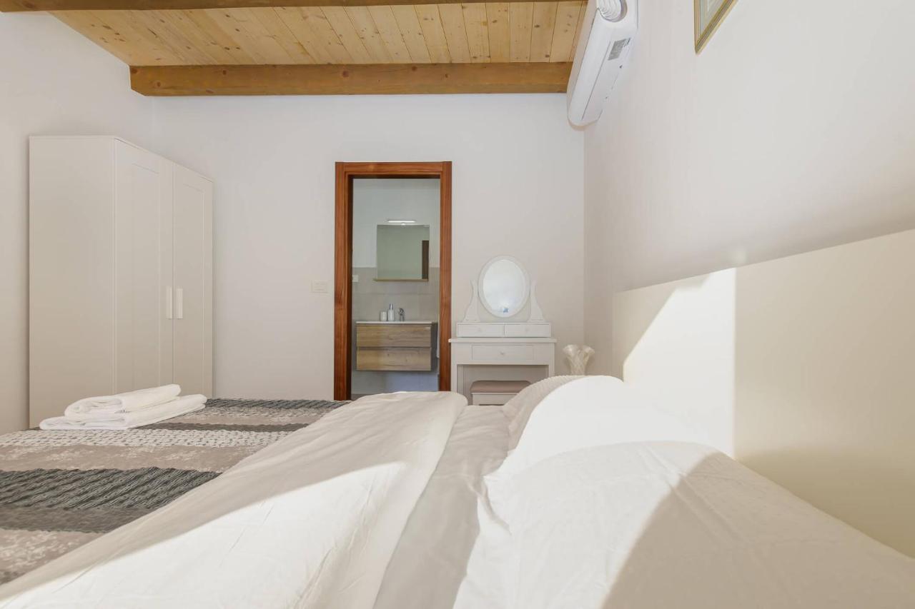 Villa David - Luxurious Secluded Villa With A Heated Pool Butkovići Exterior foto