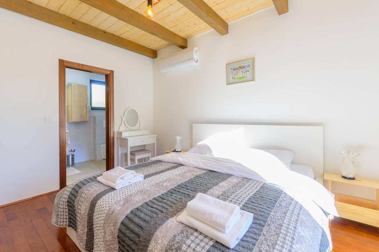 Villa David - Luxurious Secluded Villa With A Heated Pool Butkovići Exterior foto