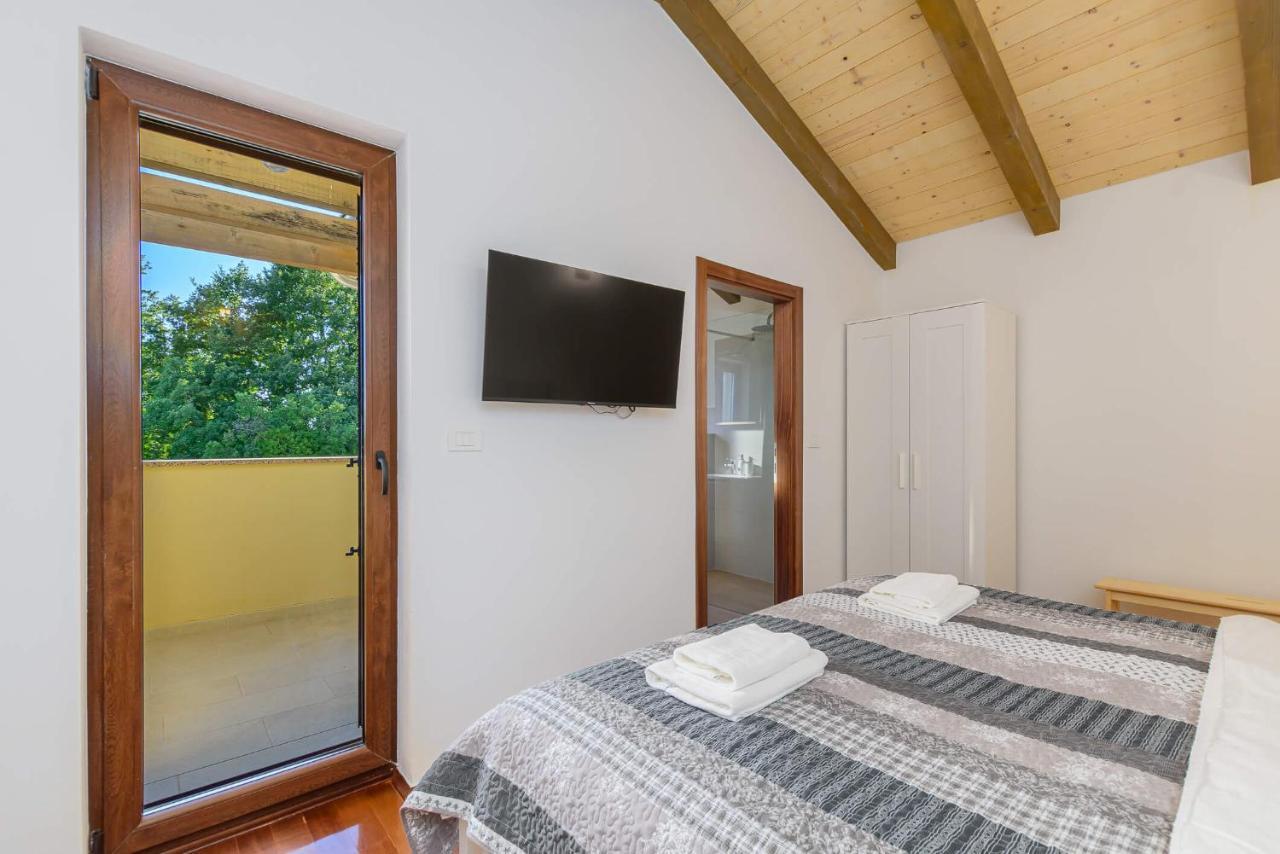 Villa David - Luxurious Secluded Villa With A Heated Pool Butkovići Exterior foto