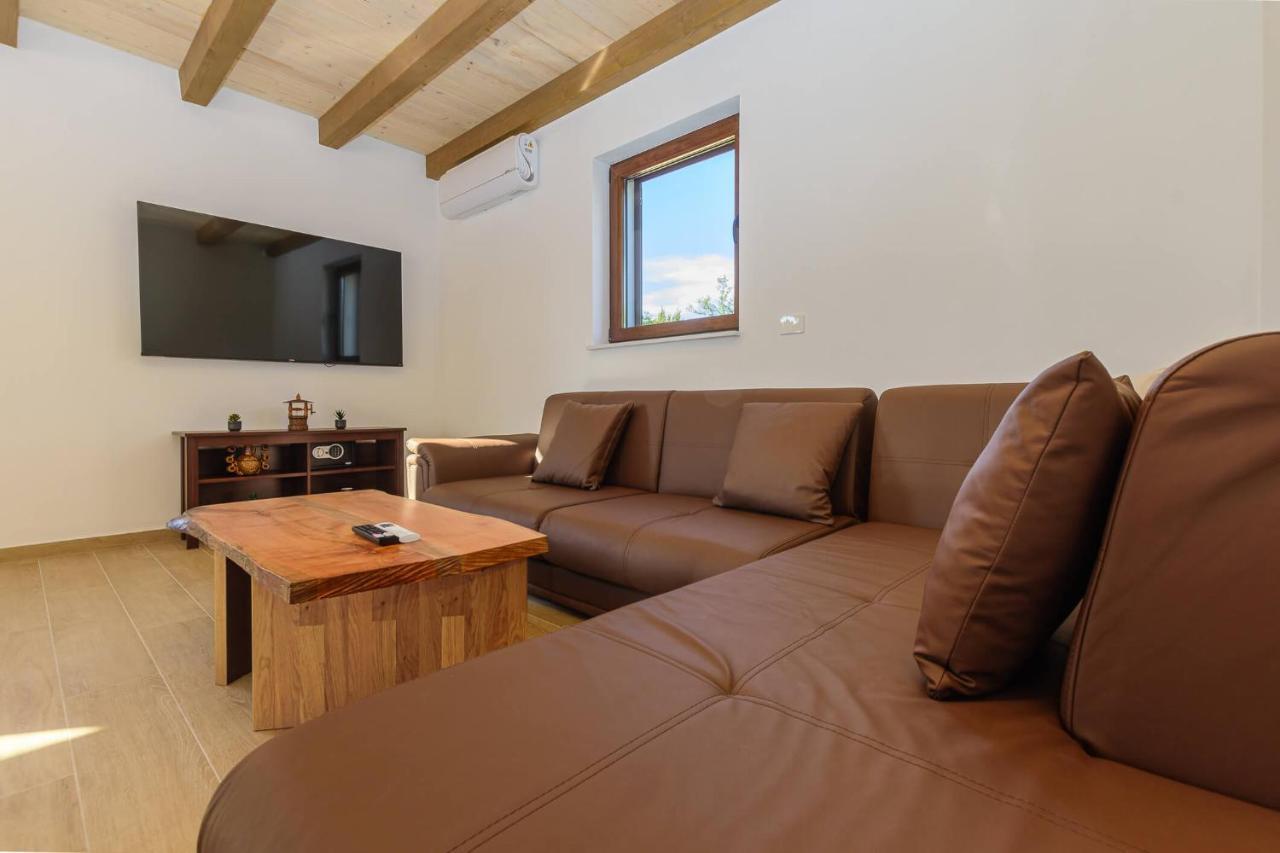 Villa David - Luxurious Secluded Villa With A Heated Pool Butkovići Exterior foto