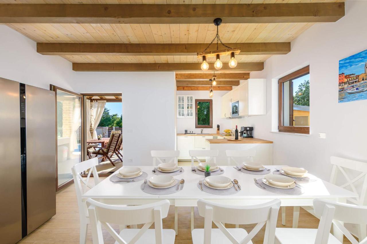 Villa David - Luxurious Secluded Villa With A Heated Pool Butkovići Exterior foto