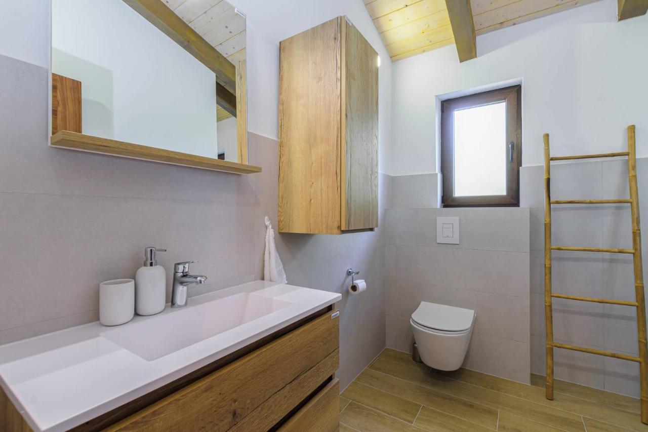 Villa David - Luxurious Secluded Villa With A Heated Pool Butkovići Exterior foto